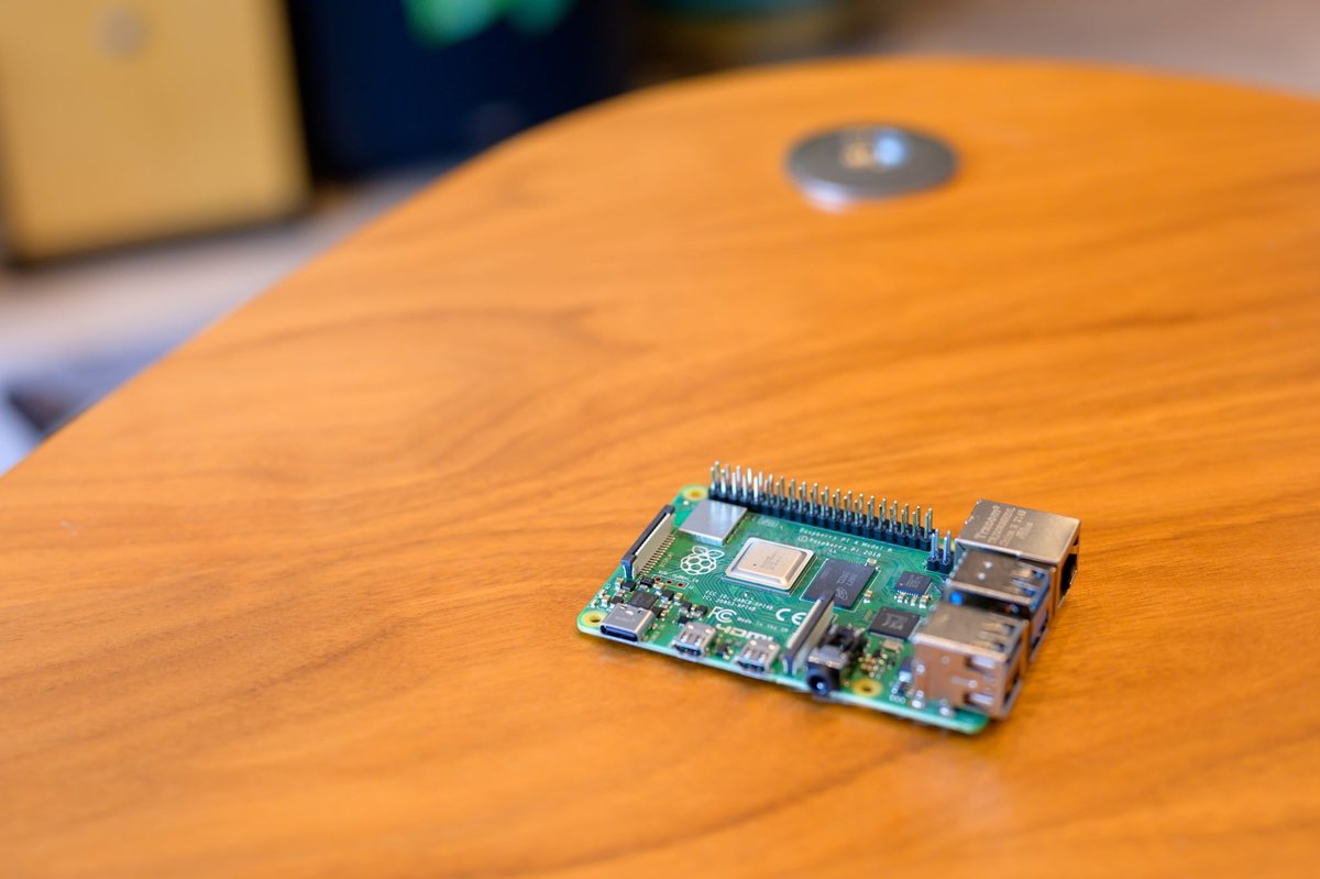 Raspberry Pi 4 Model B 8GB を購入