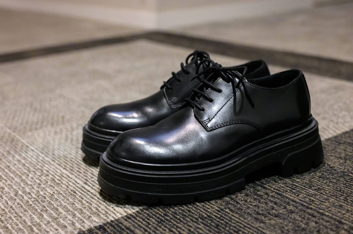 ZARA Chunky Leather Shoes を購入