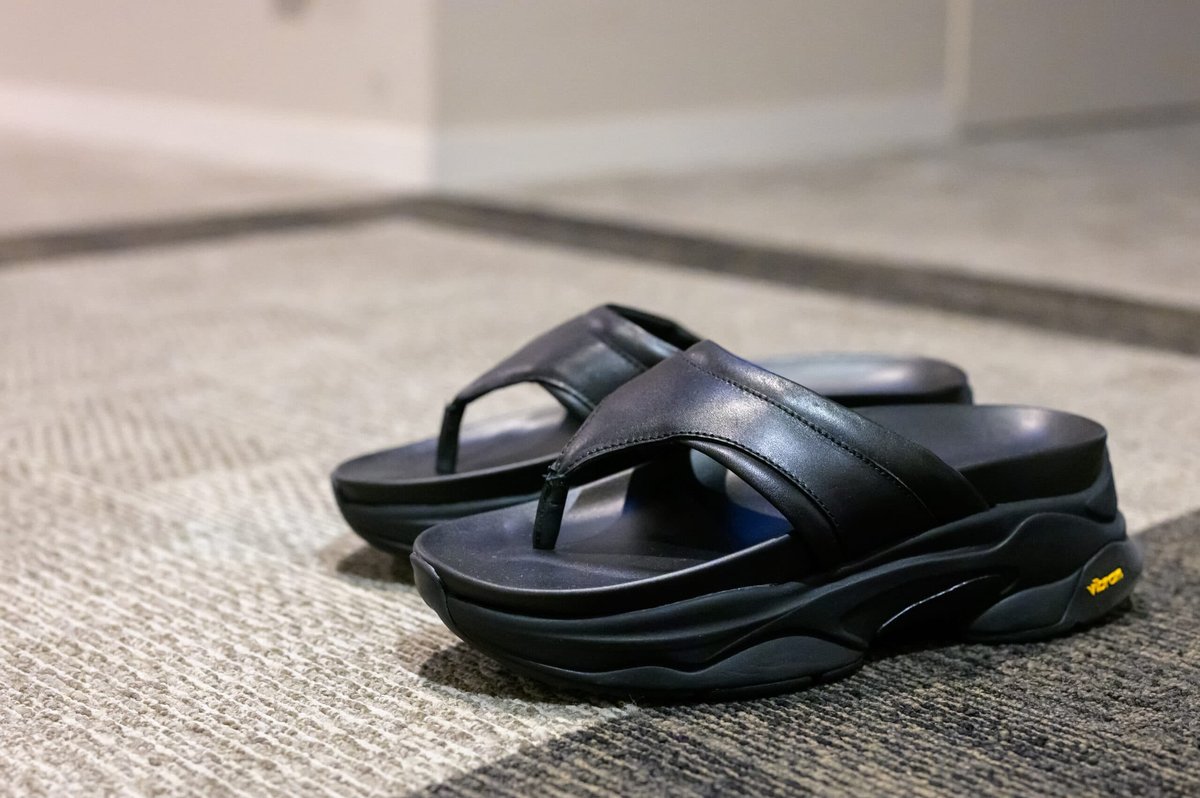 ZARA VIBRAM Leather Sandal を購入